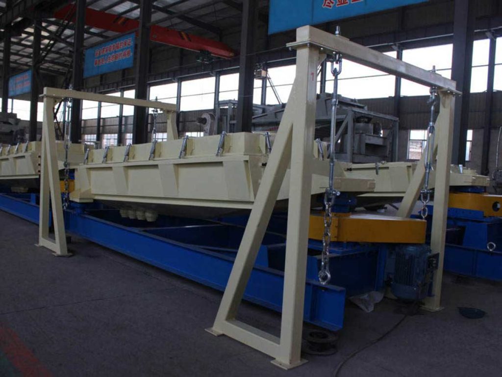 gyratory vibrating screen