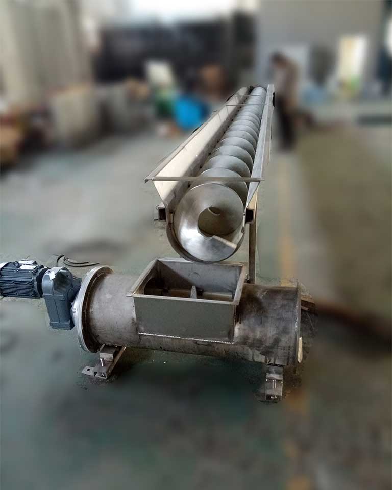 Screw conveyor